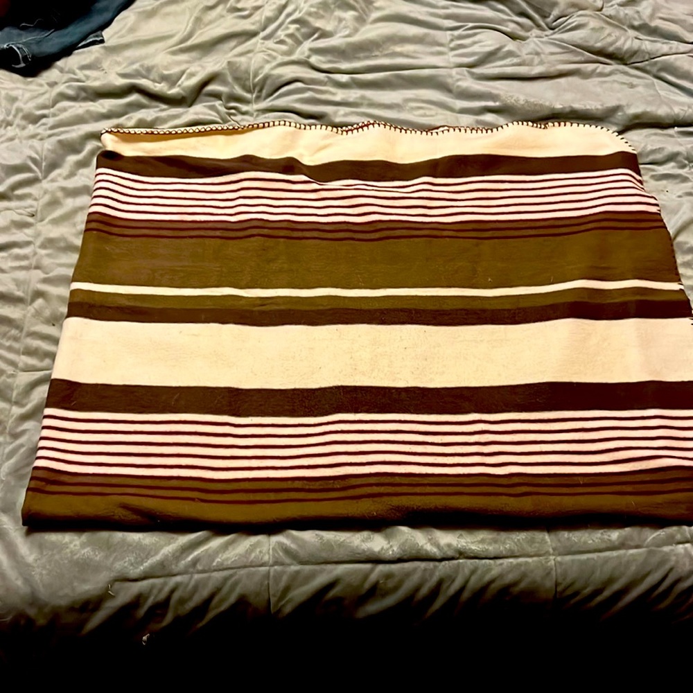 A throw blanket.